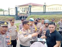 Wakapolres Butur Kompol Dedi Hartoyo Temui Para Pendemo