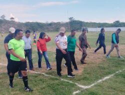 Wabup Butur Ahali Hadiri Sepak Bola Persahabatan Antara Pemdes Ulunambo Urinere dan Pemdes Bobolio Raya Kabupaten Konkep