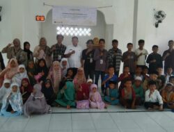 Wabup Butur Ahali Temui Mahasiswa KKN UHO di Mesjid Al Ikhlas