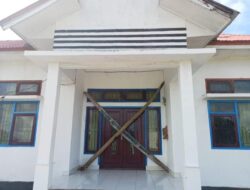 Waduh! Kantor Kelurahan Wandaka Disegel Warga