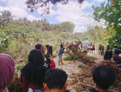 Warga Buton Utara Blokir Jalan, Ini Alasanya
