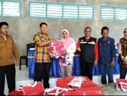 Wakil Bupati Butur Ahali Pimpin Penyaluran Bantuan untuk Korban Banjir Kambowa