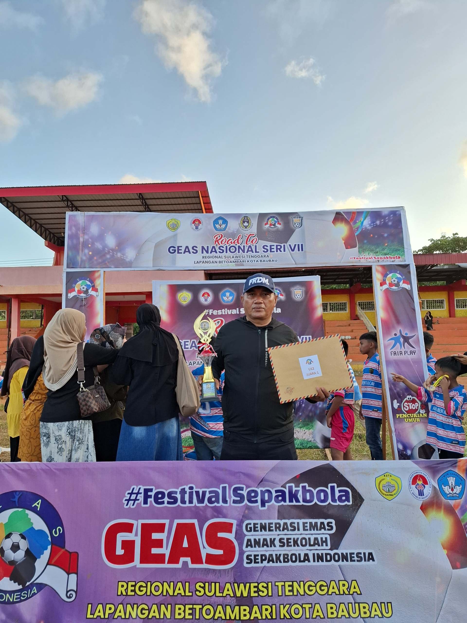Pelatih SSB Elang Butur, Jamrin.
