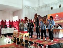 Pilkada Butur 2024, KPU Gelar Pencabutan Nomor Urut, Empat Pasangan Calon Tampil Harmonis