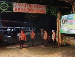 Kapolres Buton Utara Tinjau Pelaksanaan Salat Tarawih di Masjid