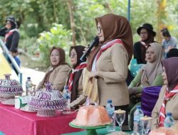 Ketua Bunda PAUD Buton Utara Hadiri Kemah Prasiaga di TK Negeri Kogunduno