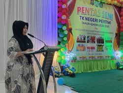 Ketua TP PKK Butur Hadiri Pentas Seni dan Perpisahan TK Negeri Pertiwi Kulisusu