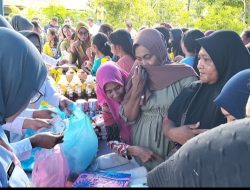 Warga Bonelipu Serbu Sembako Murah di Gerakan Pangan Murah