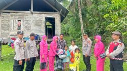 Kapolres Buton Utara Salurkan Bantuan Perlengkapan Sekolah bagi Anak Kurang Mampu Melalui Kapolsek Wakorumba