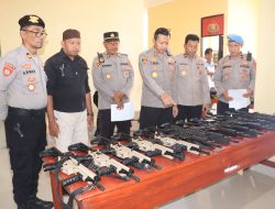 Kapolres Buton Utara AKBP Totok Budi Pimpin Pemeriksaan Senpi dan Amunisi