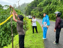 Polsek Wakorumba Pasang Police Line di Titik Rawan Longsor