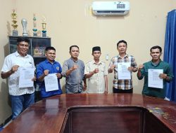 Ketua SMSI Sultra Serahkan SK Pengurus di 9 Daerah