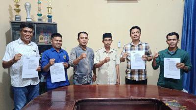 Ketua SMSI Sultra Serahkan SK Pengurus di 9 Daerah