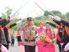 Kapolres Baru Buton Utara AKBP Ida Bagus Kade Sutha Astama Disambut Tradisi Pedang Pora