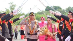 Kapolres Baru Buton Utara AKBP Ida Bagus Kade Sutha Astama Disambut Tradisi Pedang Pora
