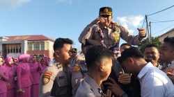 Tangis AKBP Totok Budi Pecah Saat Pamit Tinggalkan Buton Utara: Tempat Ini Sulit Saya Lupakan