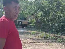 Jalan Kabupaten Muna Rusak Parah, Pengusaha Muna Gomberto Turun Tangan