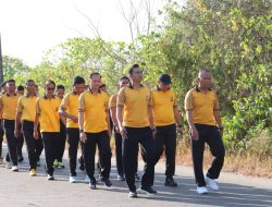 Jaga Kebugaran, Kapolres Buton Utara Pimpin Jalan Santai dan Senam Bersama