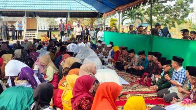 Bupati-Wabup Butur Hadiri Haroano Desa Wasalabose, Warga Doa Bersama